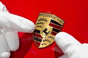 Porsche Replacement Bonnet Wing Logo - thumbnail 2