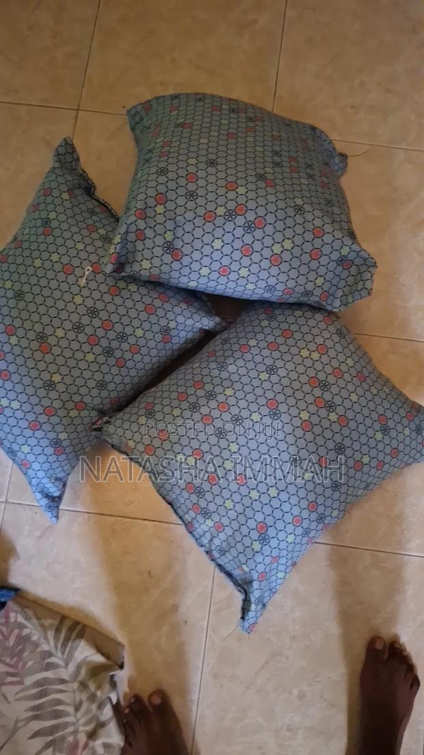 Comfortable and Stylish Pillow - thumbnail 3