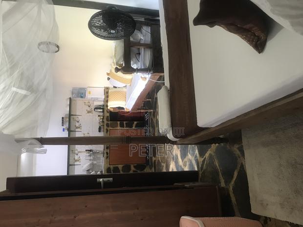 Studio Apartment - thumbnail 5