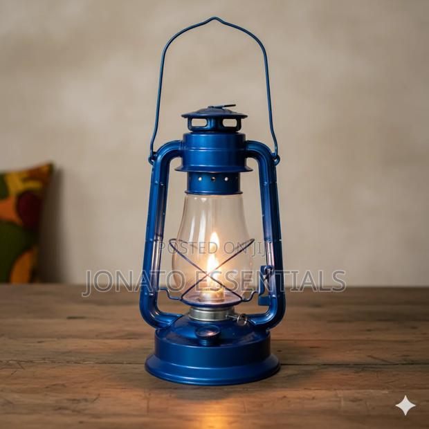 Vintage Kerosene Lantern or Lamp - thumbnail 2