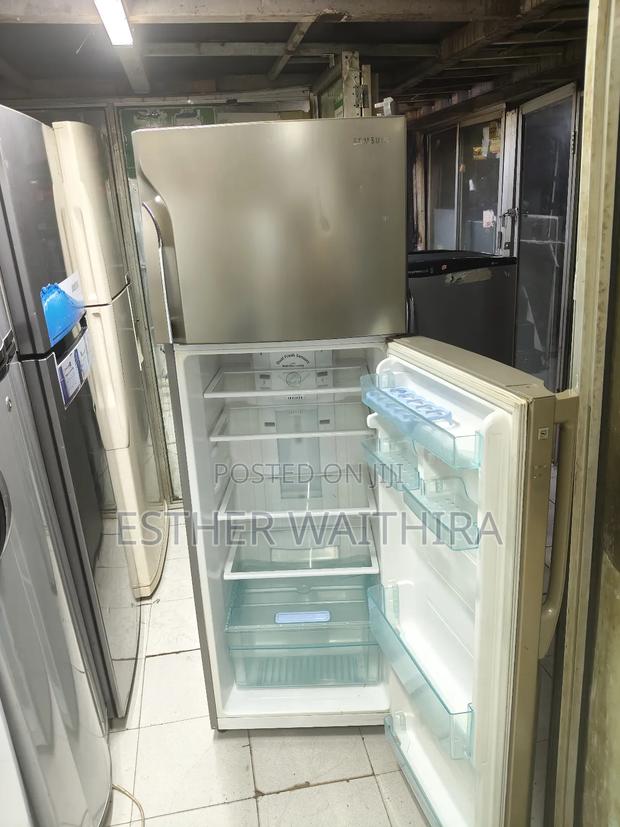 Sumsung Well Maintained Fridge - main view