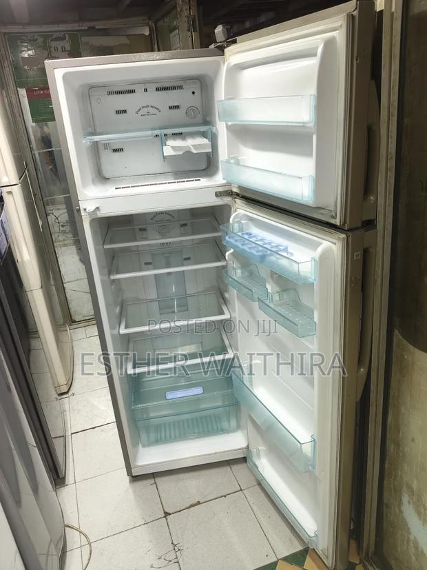Sumsung Well Maintained Fridge - thumbnail 2