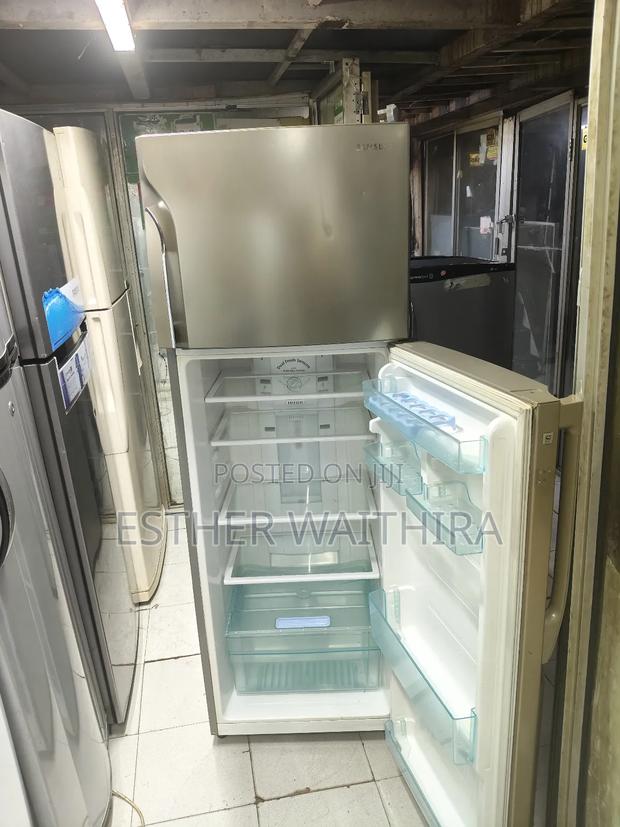 Sumsung Well Maintained Fridge - thumbnail 5