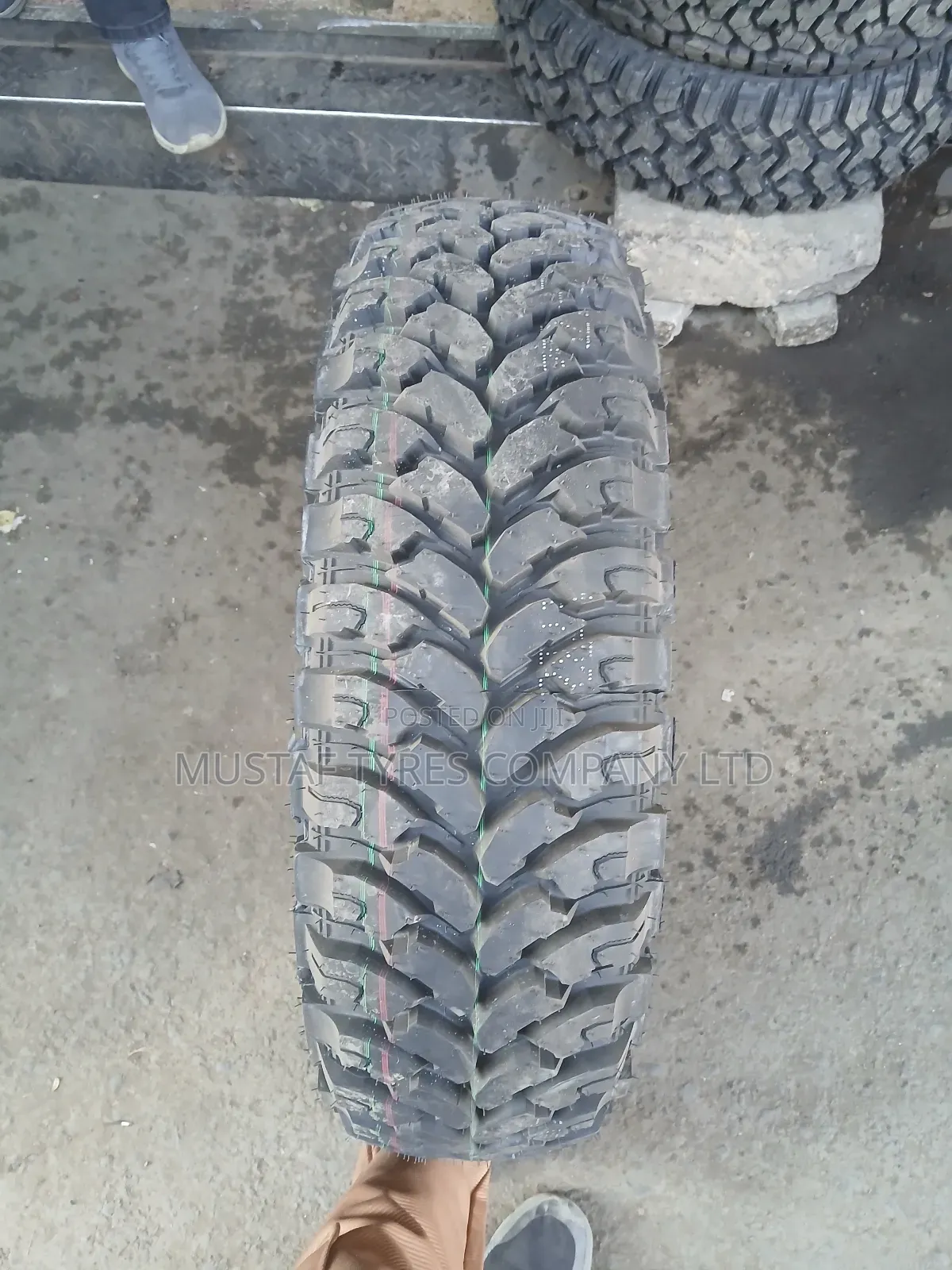Comforser 235/85r16 Cf 3000