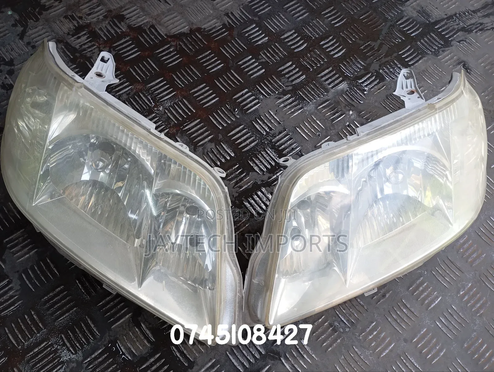 Fielder 2005 Headlight