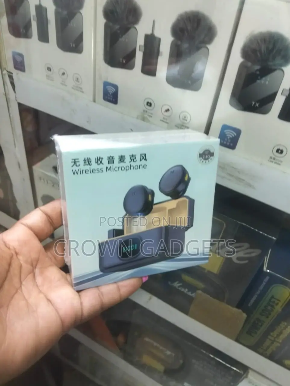 2-in-1 Wireless Lapel Mic Set With Led Charging Case