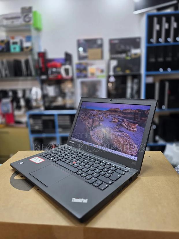 Laptop Lenovo ThinkPad X240 8GB Intel Core I5 SSD 256GB - thumbnail 2