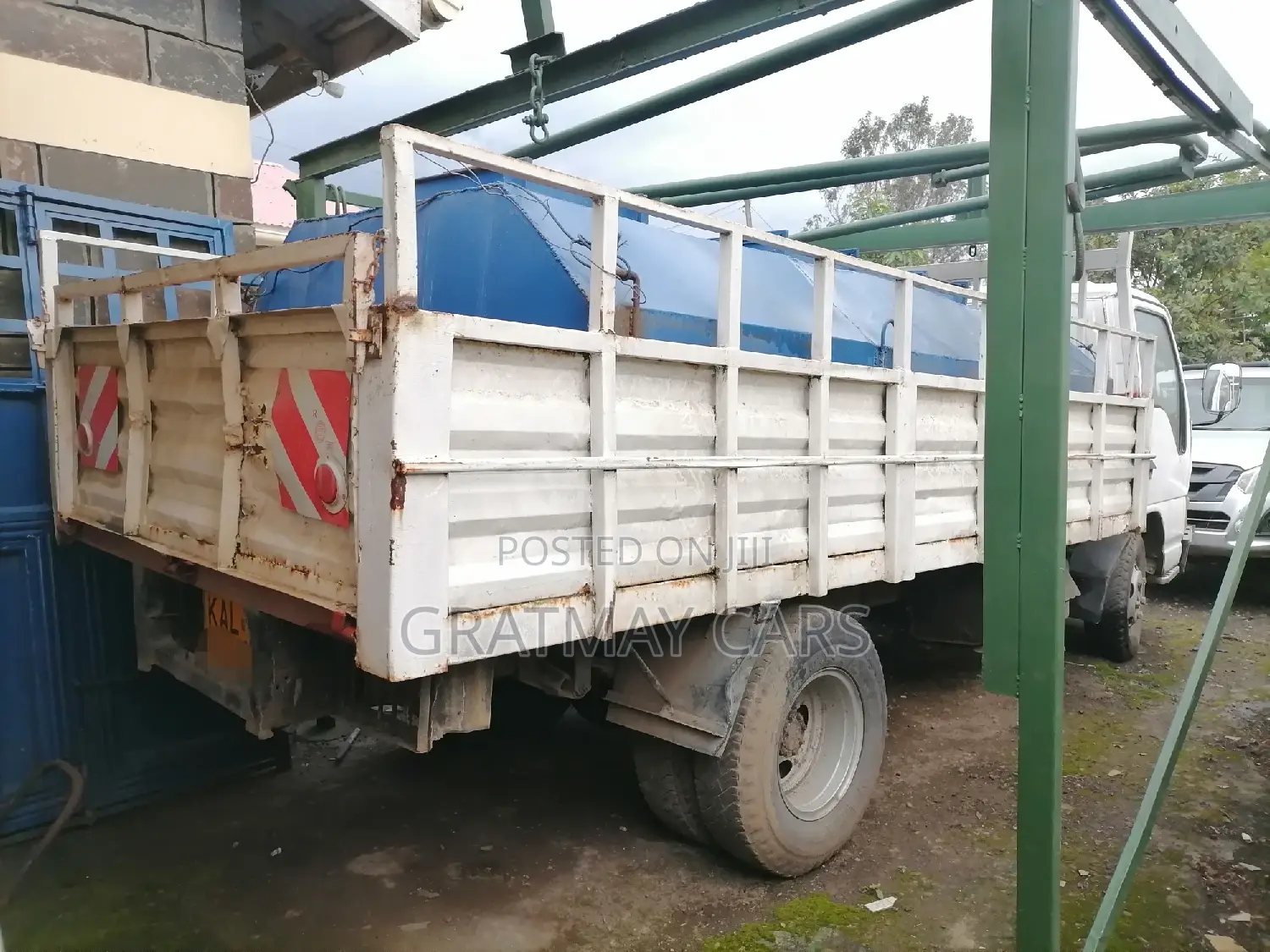 Mitsubishi Canter 1999 White