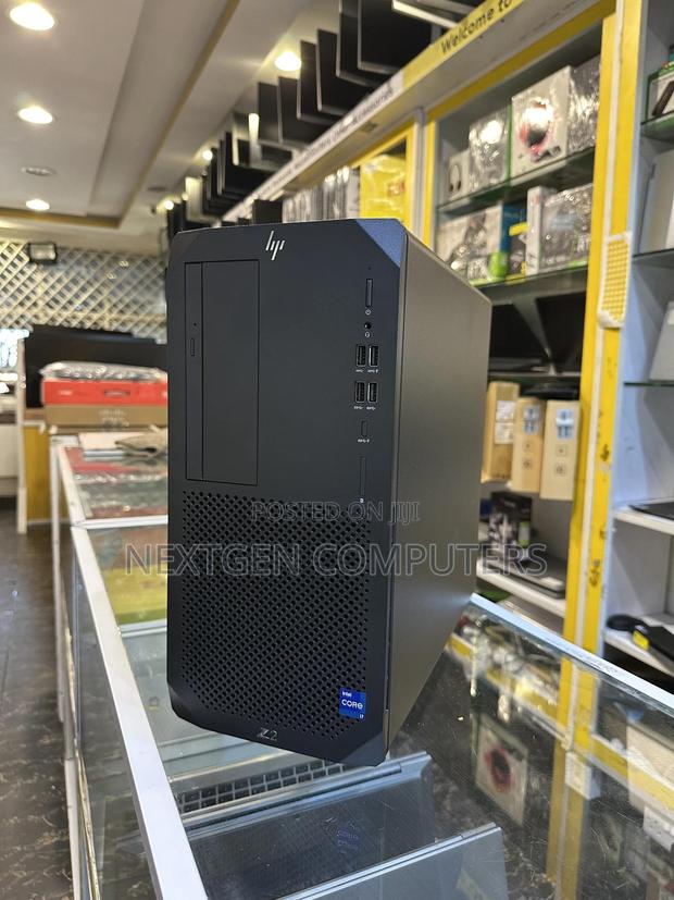 New Desktop Computer HP Z2 8GB Intel Core I5 SSD 512GB