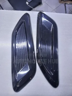 Decorative Bonnet Vents – Universal Car Hood Air Flow Style