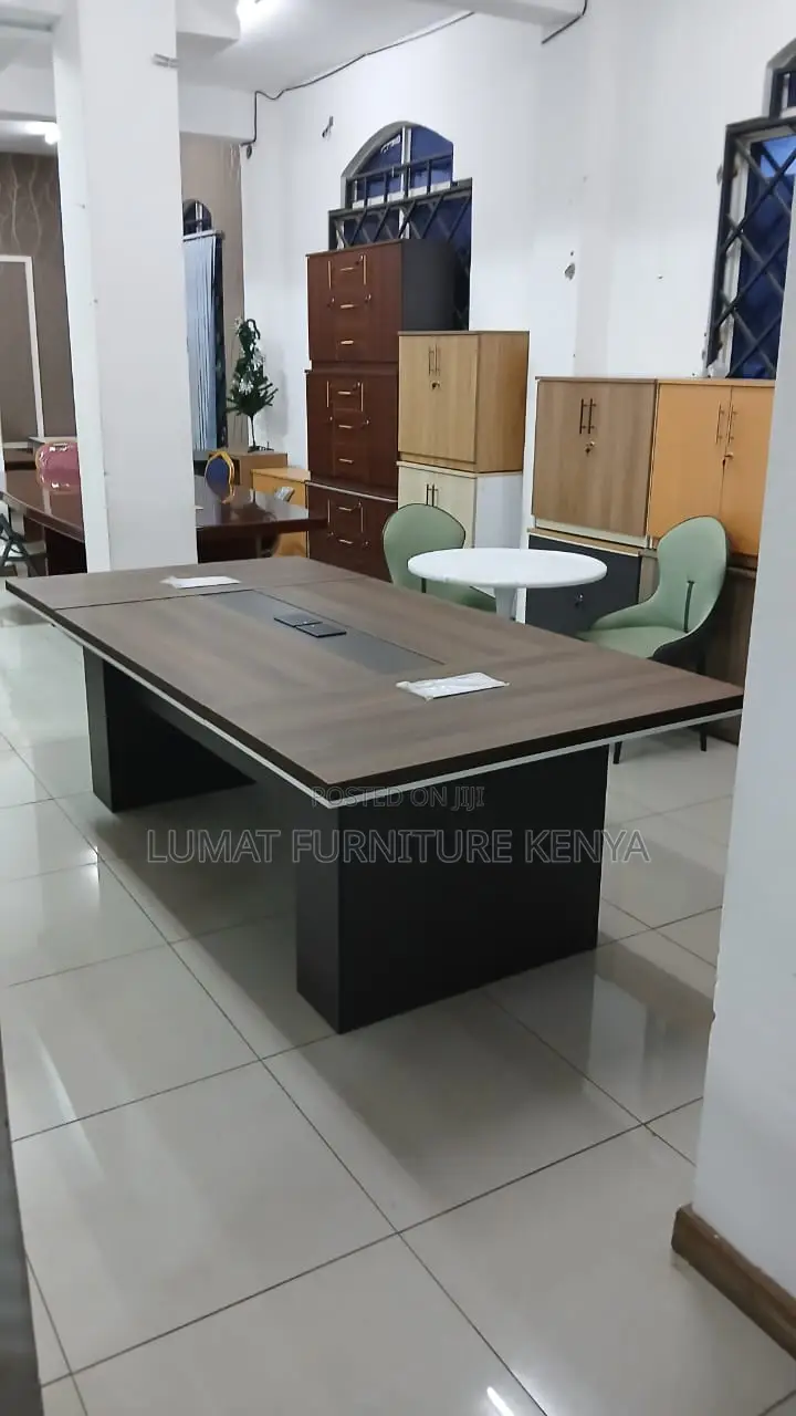 Spacious 8-Seater Conference Table