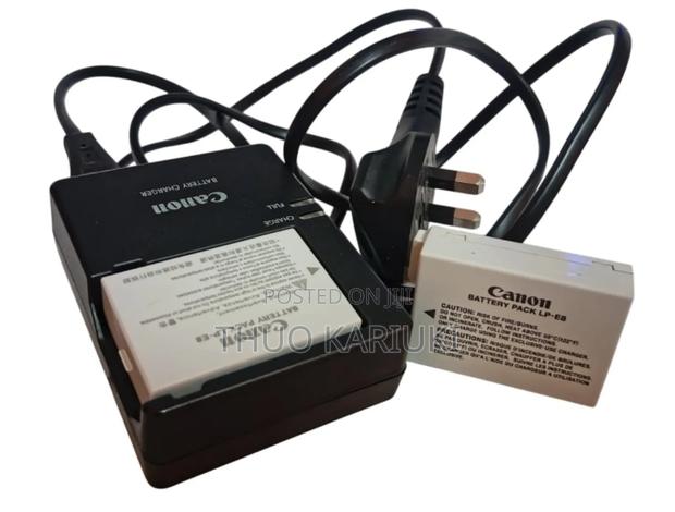 Canon D700 Professional Camera - thumbnail 6