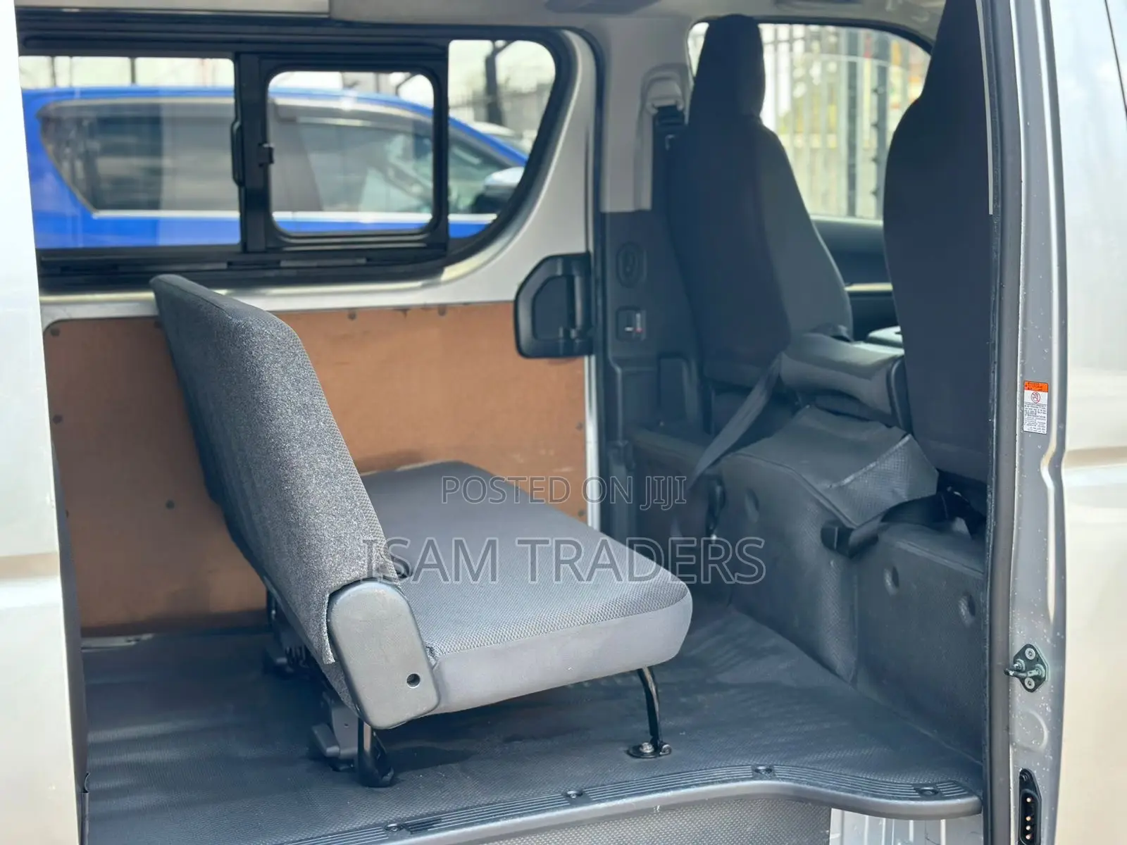 Toyota HiAce 2018 Silver