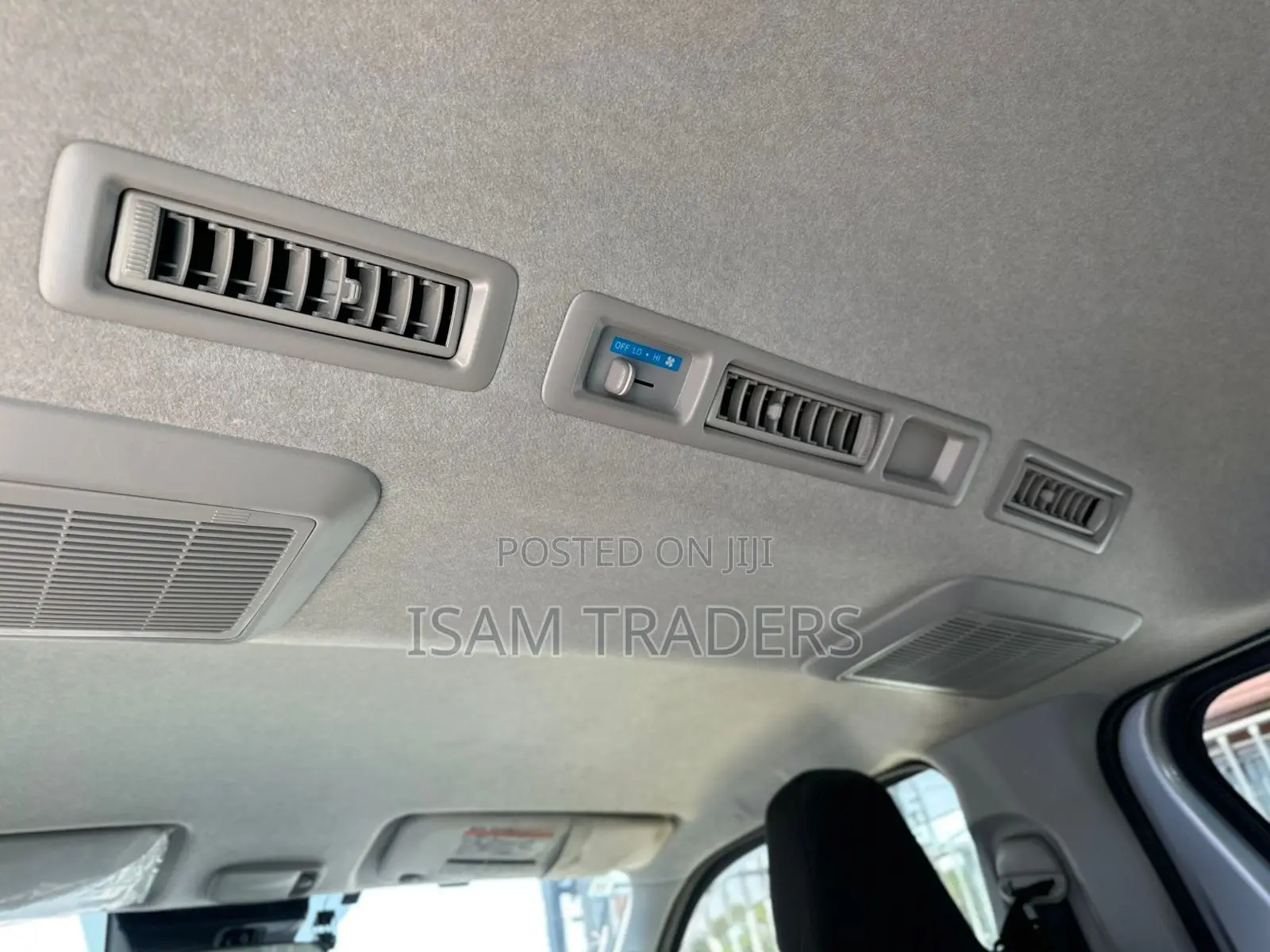 Toyota HiAce 2018 Silver