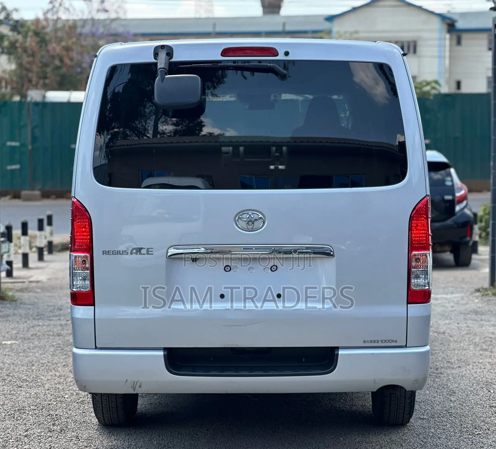 Toyota HiAce 2018 Silver