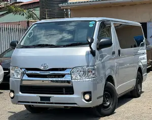 Toyota HiAce 2018 Silver