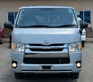 Toyota HiAce 2018 Silver