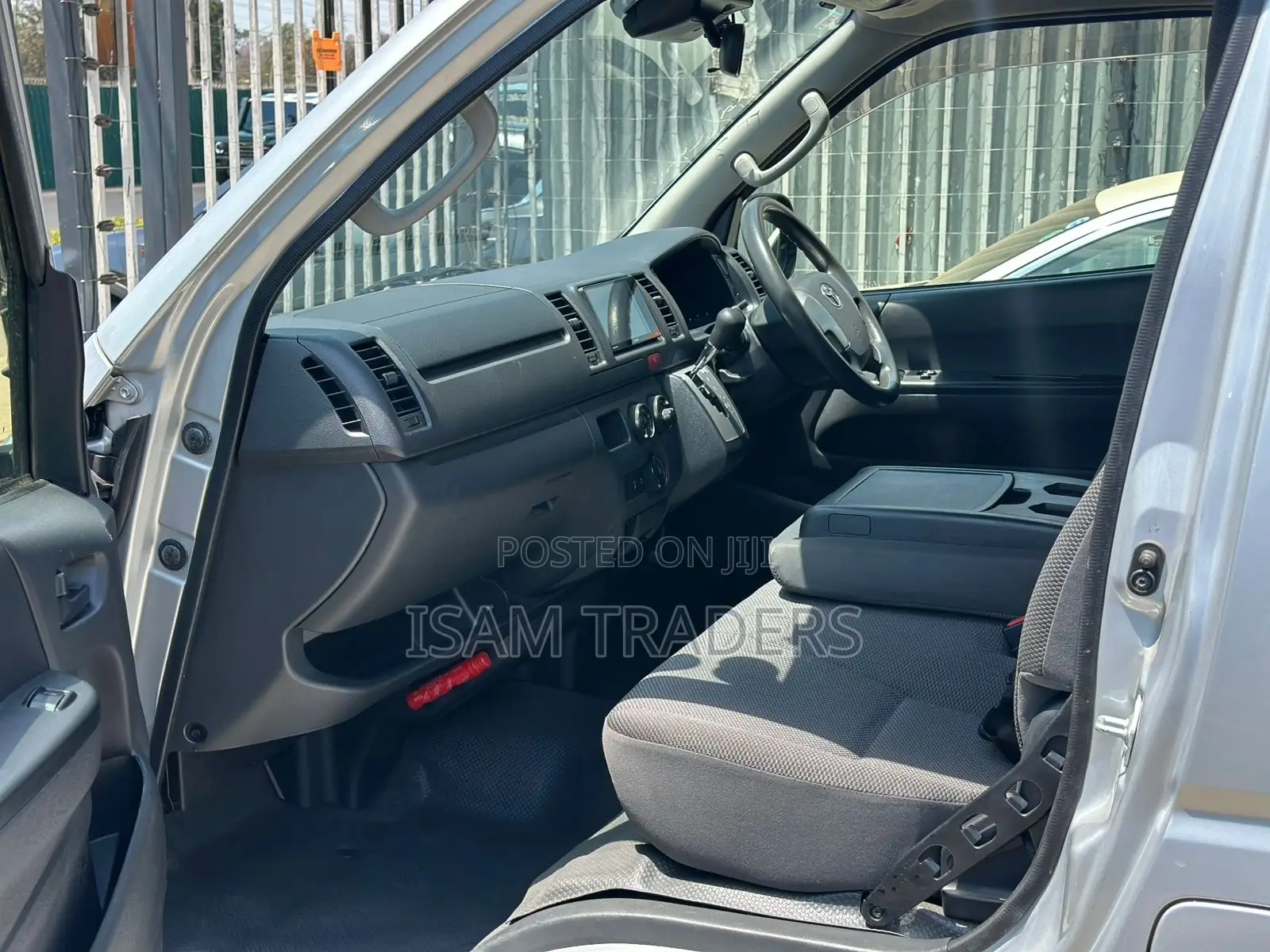Toyota HiAce 2018 Silver
