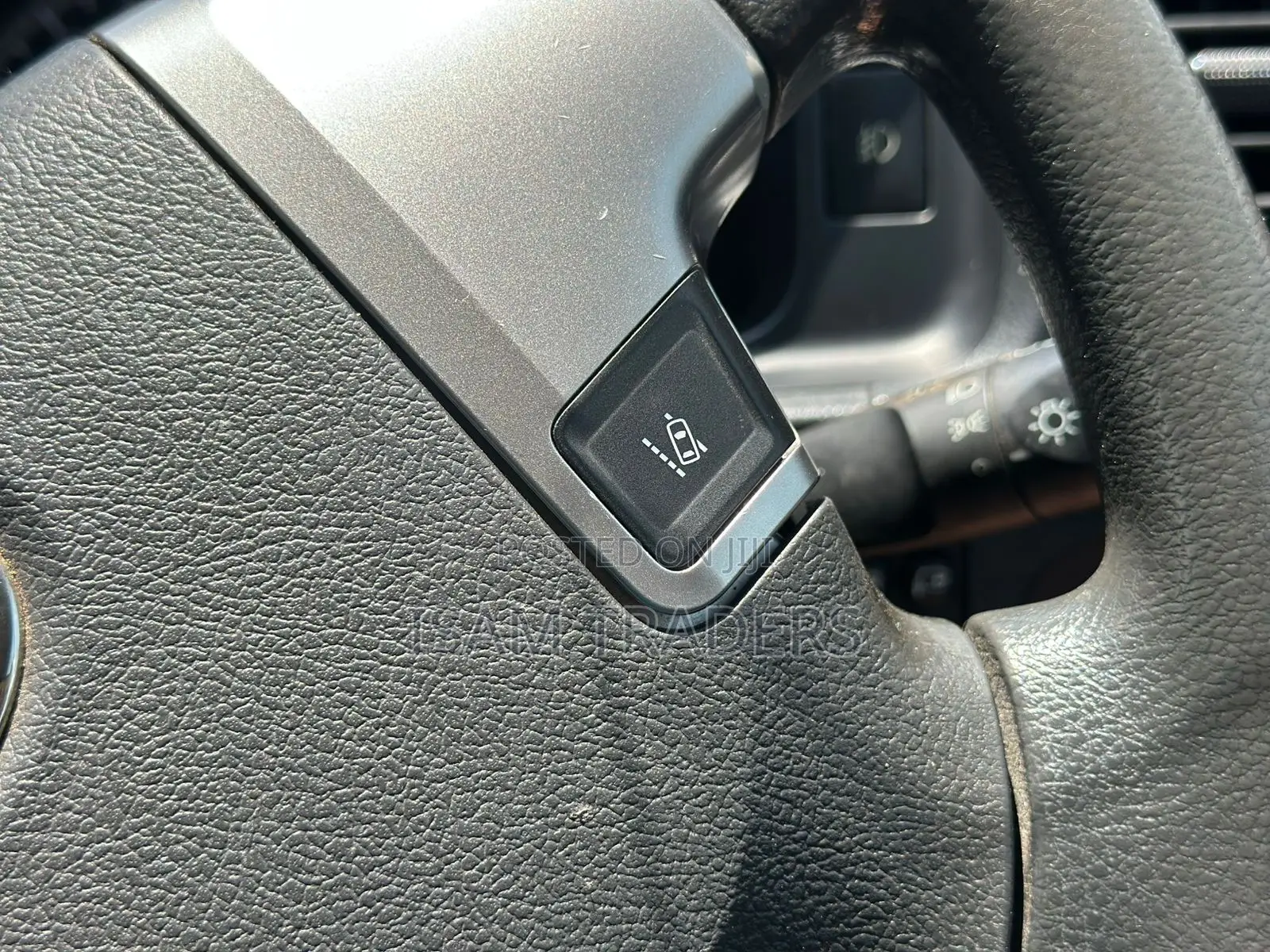 Toyota HiAce 2018 Silver