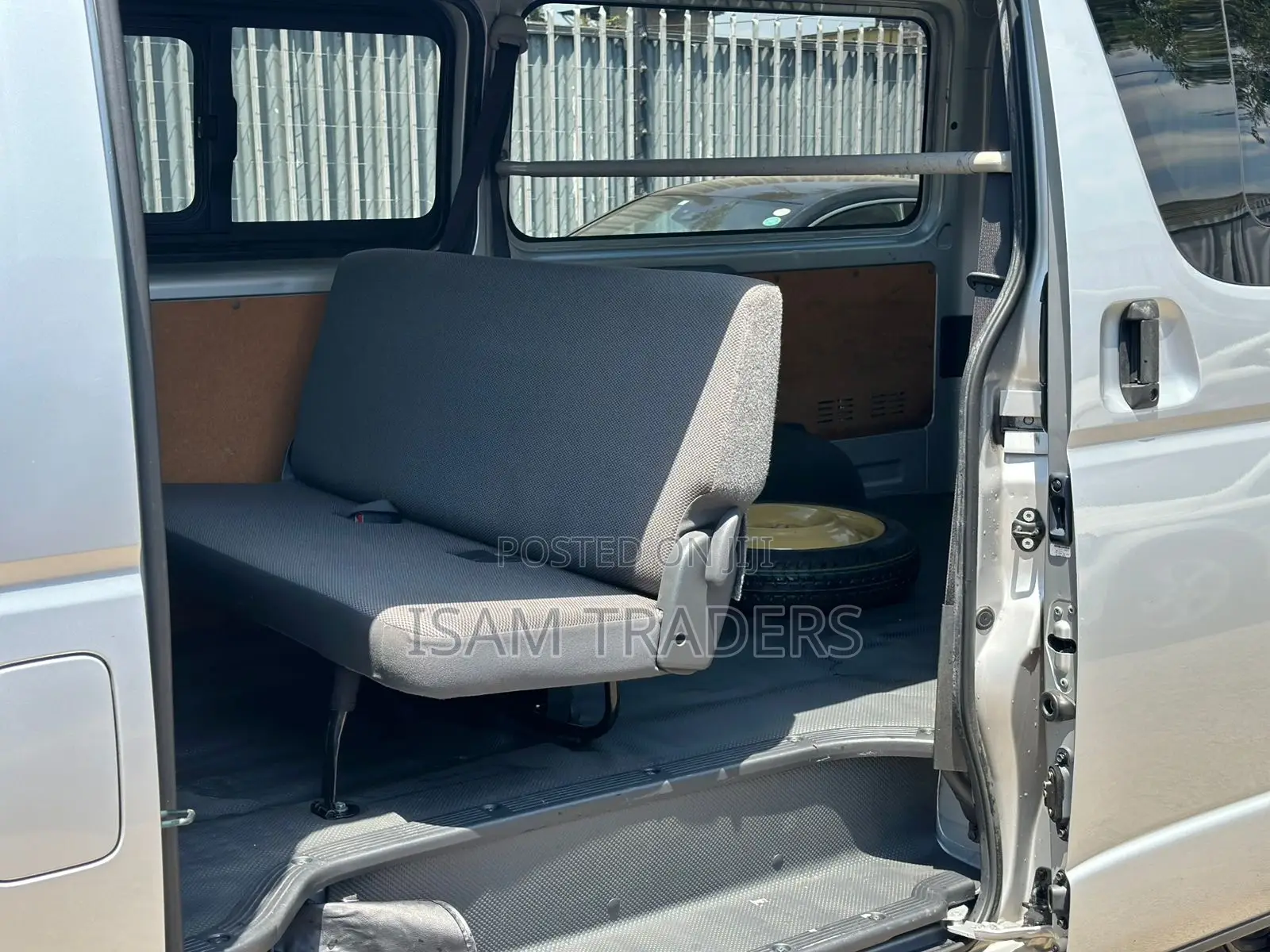 Toyota HiAce 2018 Silver