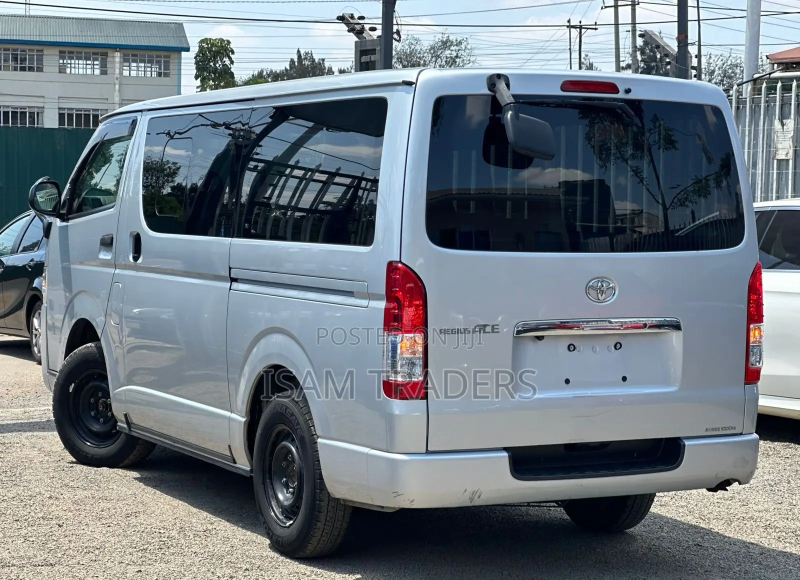 Toyota HiAce 2018 Silver