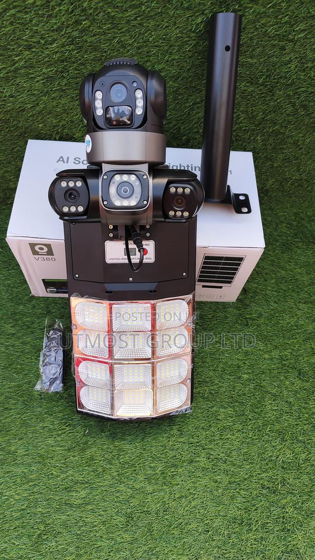 V380 4g Triple Lens Floodlight Solar PTZ Camera Ip66 Protection