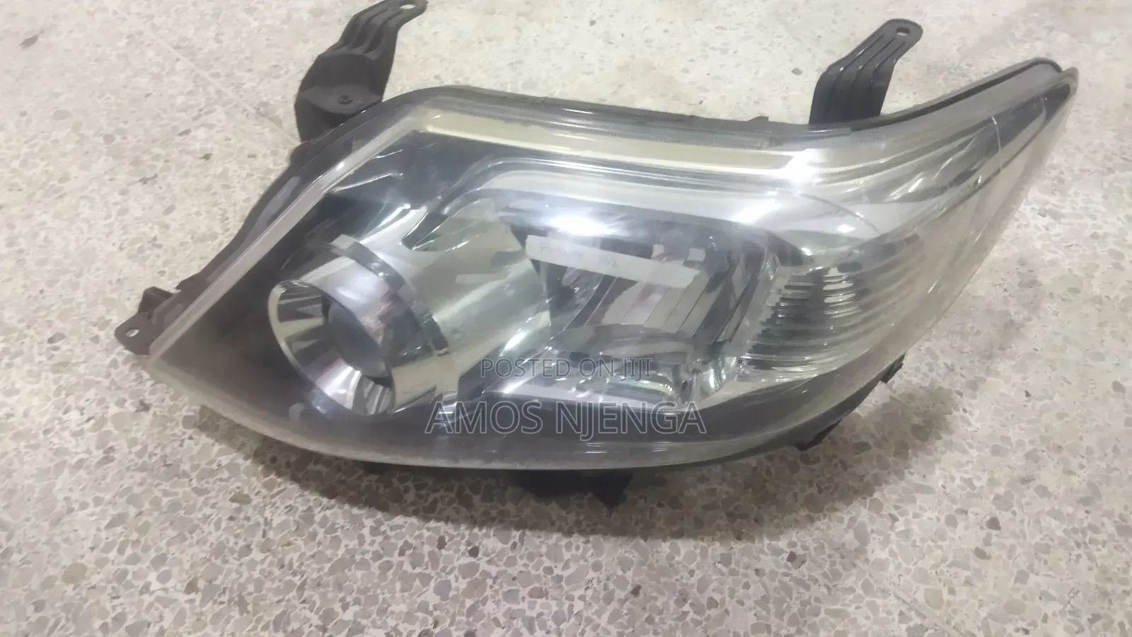 Toyota Fortuner 2012 Xenon Headlight