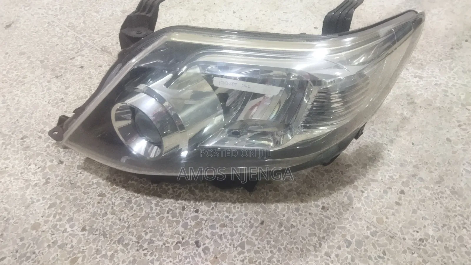 Toyota Fortuner 2012 Xenon Headlight