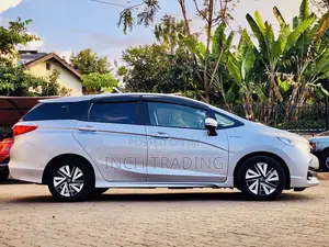 Honda Shuttle 1.5 Hybrid 2WD 2018 Silver