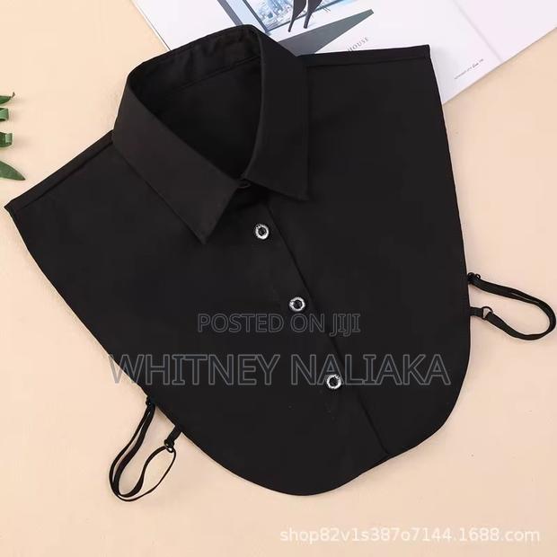 Detachable Collar in Black and White - thumbnail 4