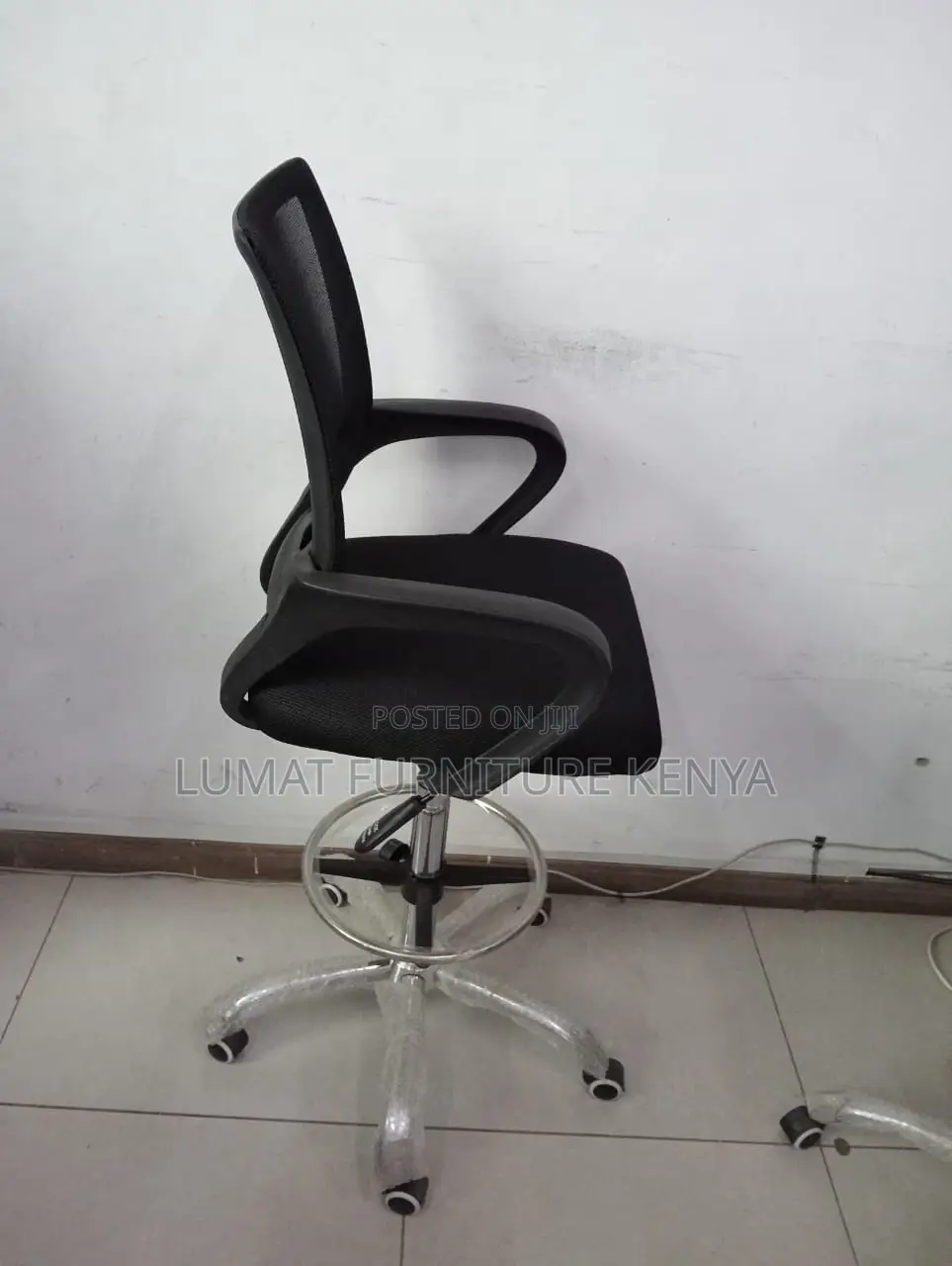 Ergonomic Cashier Seat