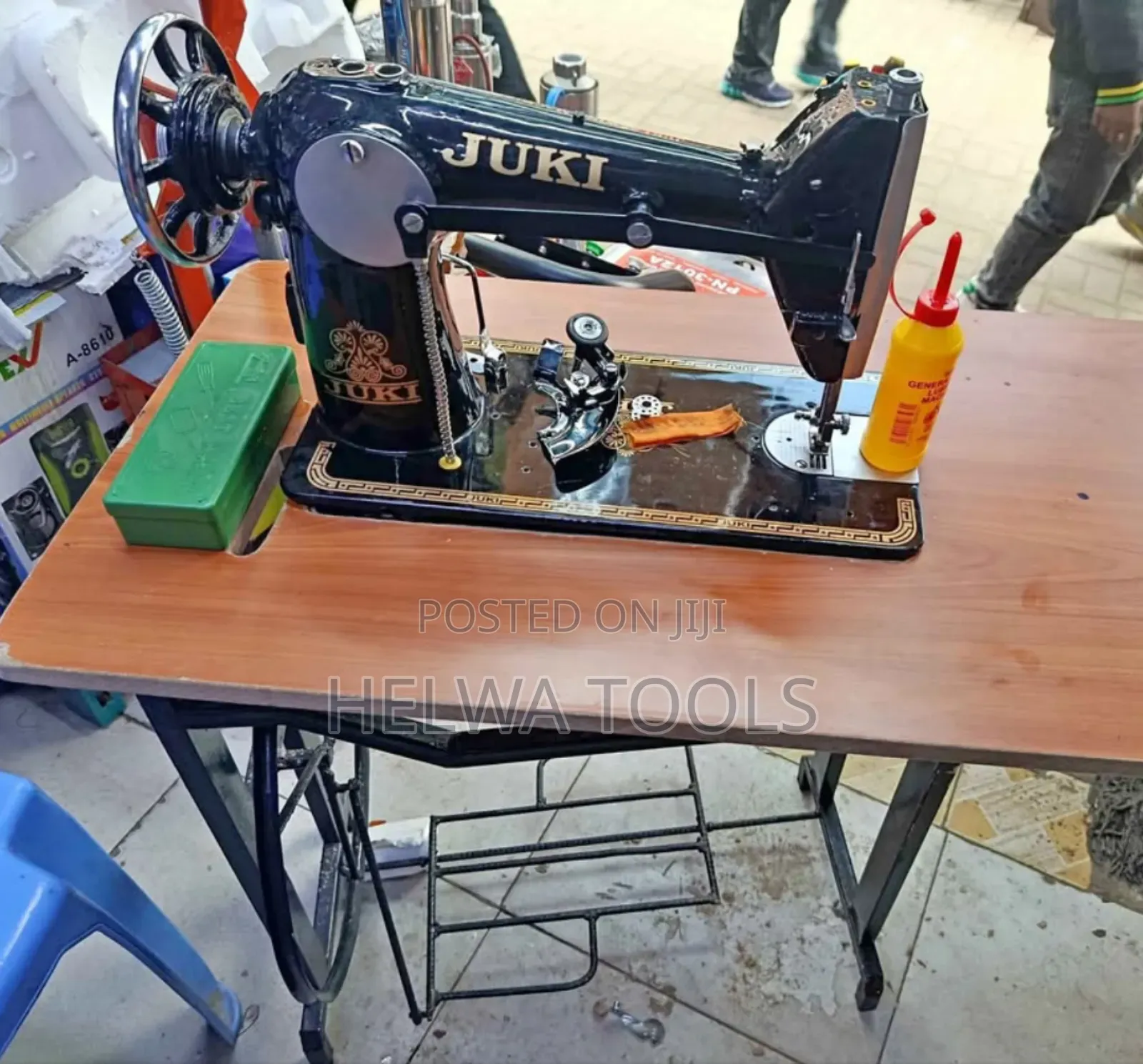 Juki Sewing Machine With Table