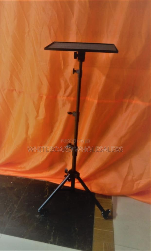 Projector / Laptop Tripod Stand - main view