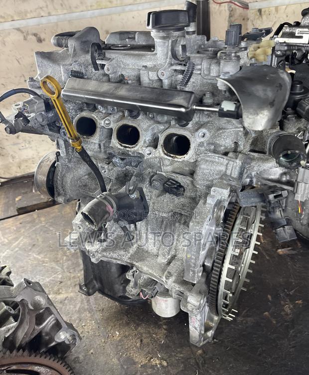 Engine Hr12 Nissan - main view
