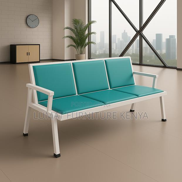 Visitor Waiting Bench - main view