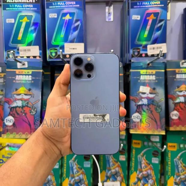 Apple iPhone 13 Pro 256 GB Blue - main view