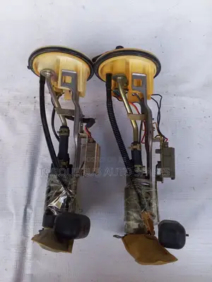 Toyota Land Cruiser 100 Series Fuel Pump