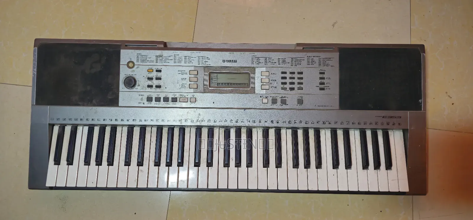 Yamaha PSR E 353