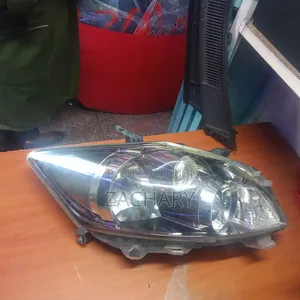 Auris 2010 Headlight Ex Japan