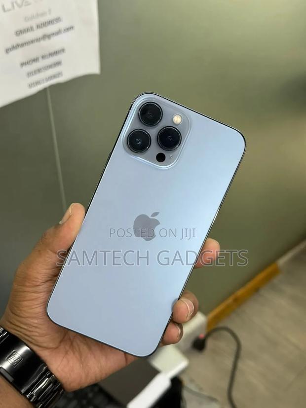 Apple iPhone 13 Pro Max 256 GB Blue - main view