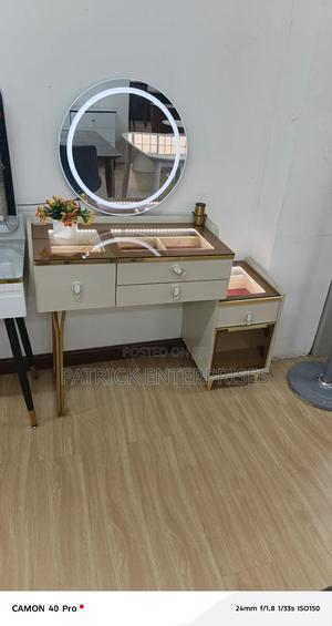European Modern Make Up, Vanity/ Dressing Table With Led Lights
