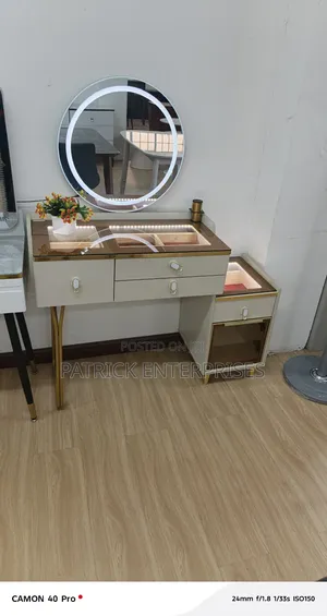 European Modern Make Up, Vanity/ Dressing Table With Led Lights