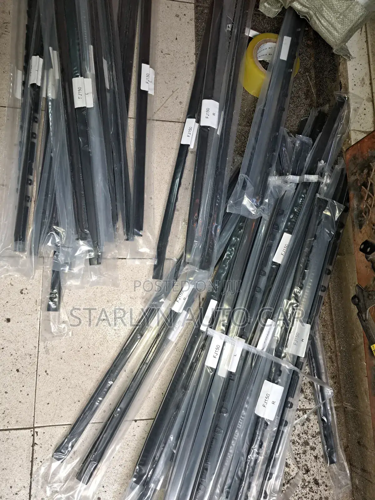 Toyota Land Cruiser Prado 150 Windscreen Moulding Trim (Left/Right)