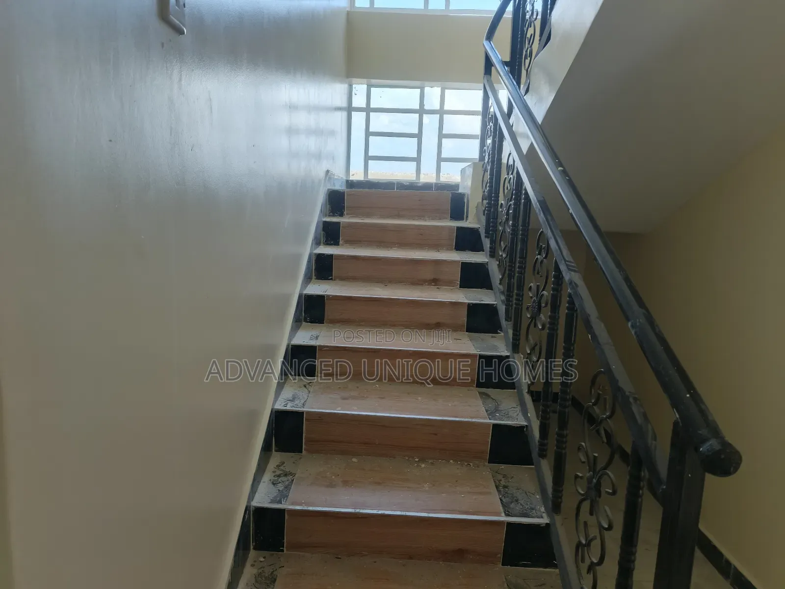 4bdrm Maisonette in Barnabas for sale