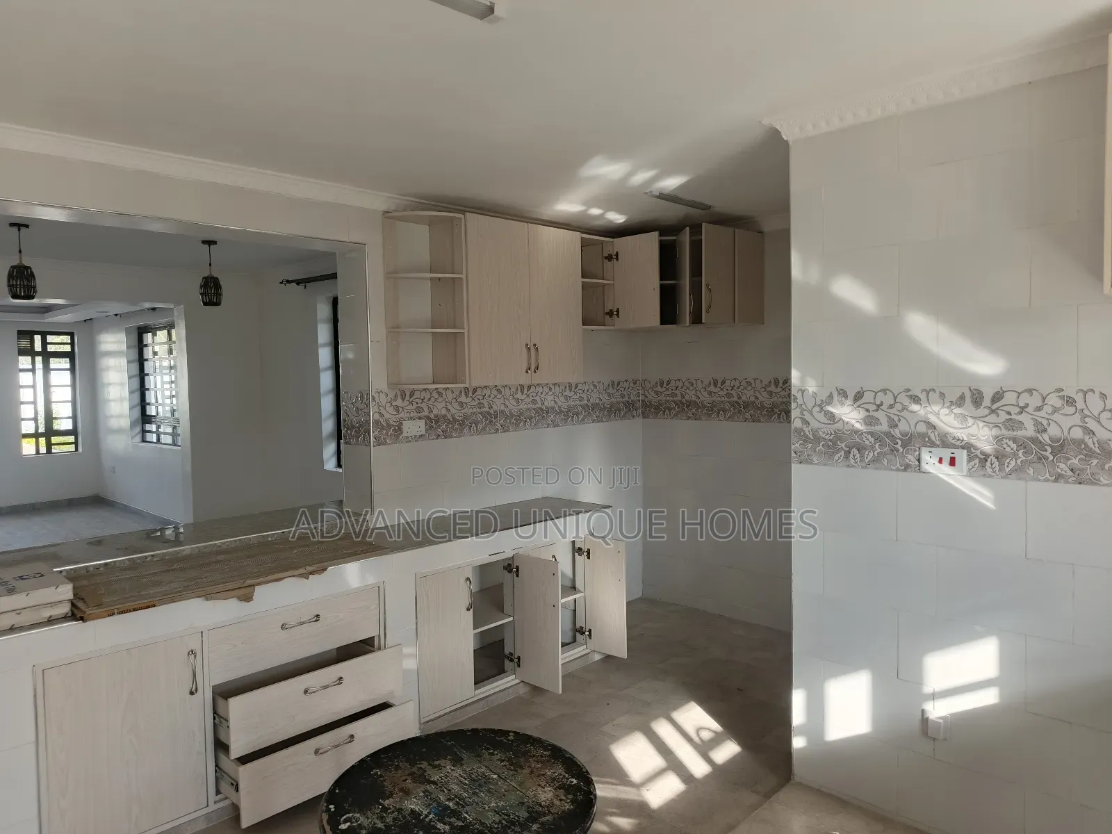 4bdrm Mansion in Barnabas for sale