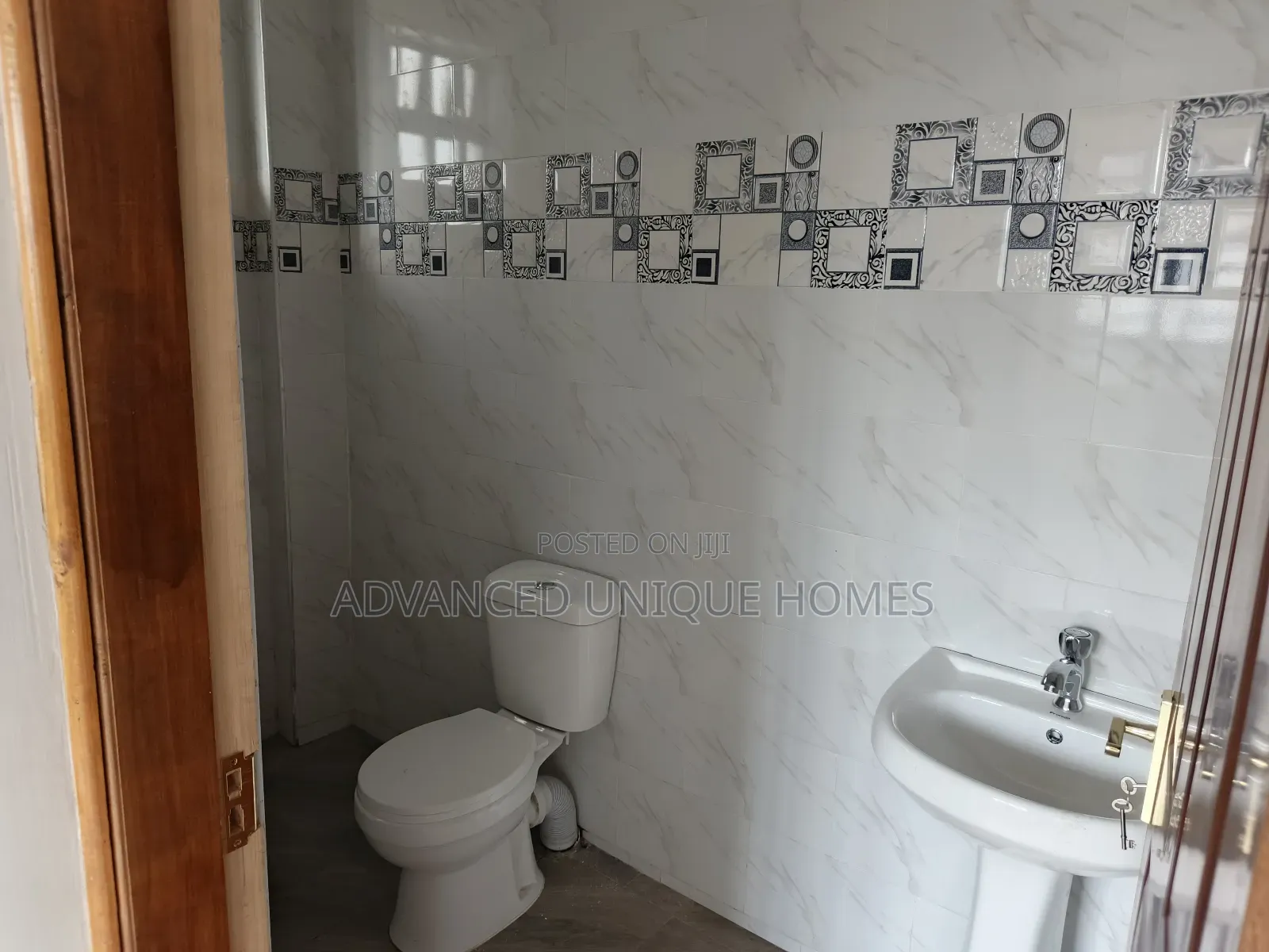 4bdrm Mansion in Barnabas for sale