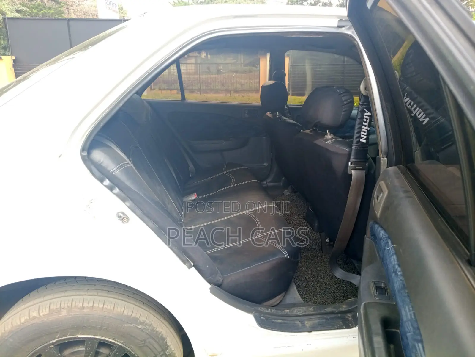 Toyota Carina 1.8 FWD Sedan 2001 White