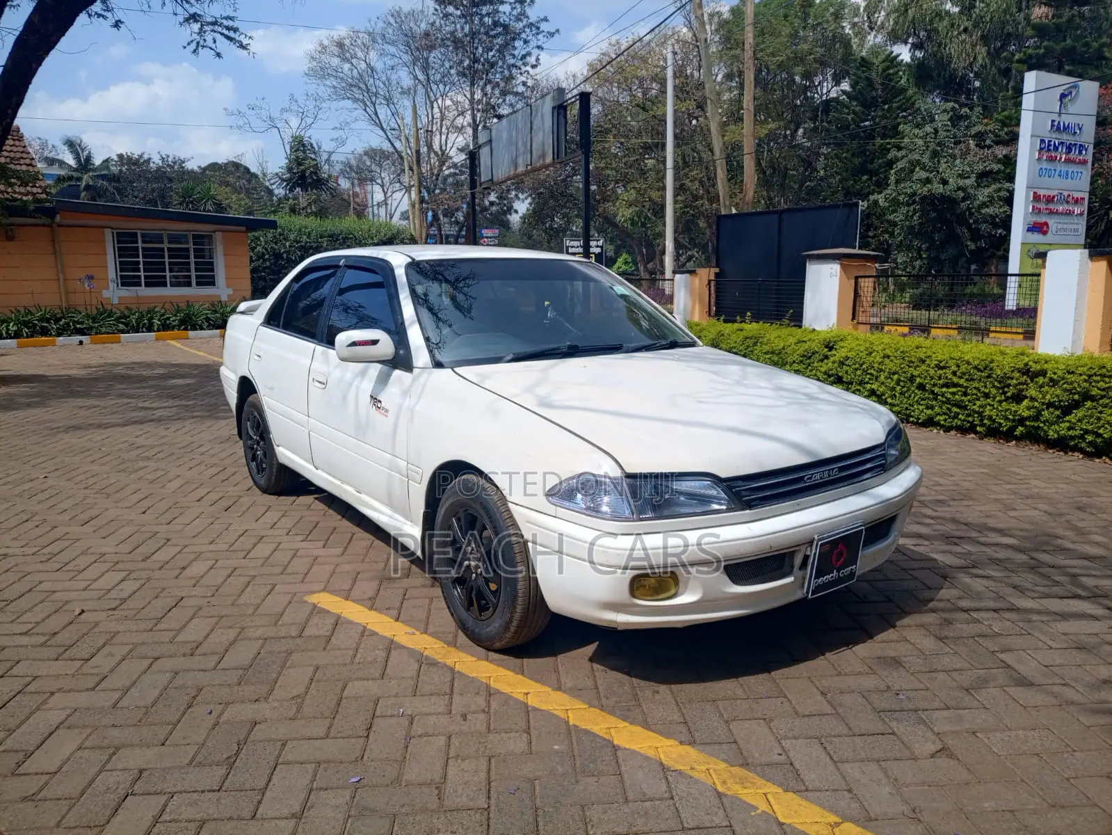 Toyota Carina 1.8 FWD Sedan 2001 White