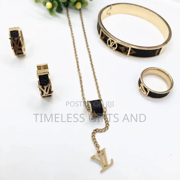Lv Jewelry Gift Set for Ladies