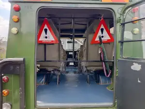 Land Rover Defender 2002 Green